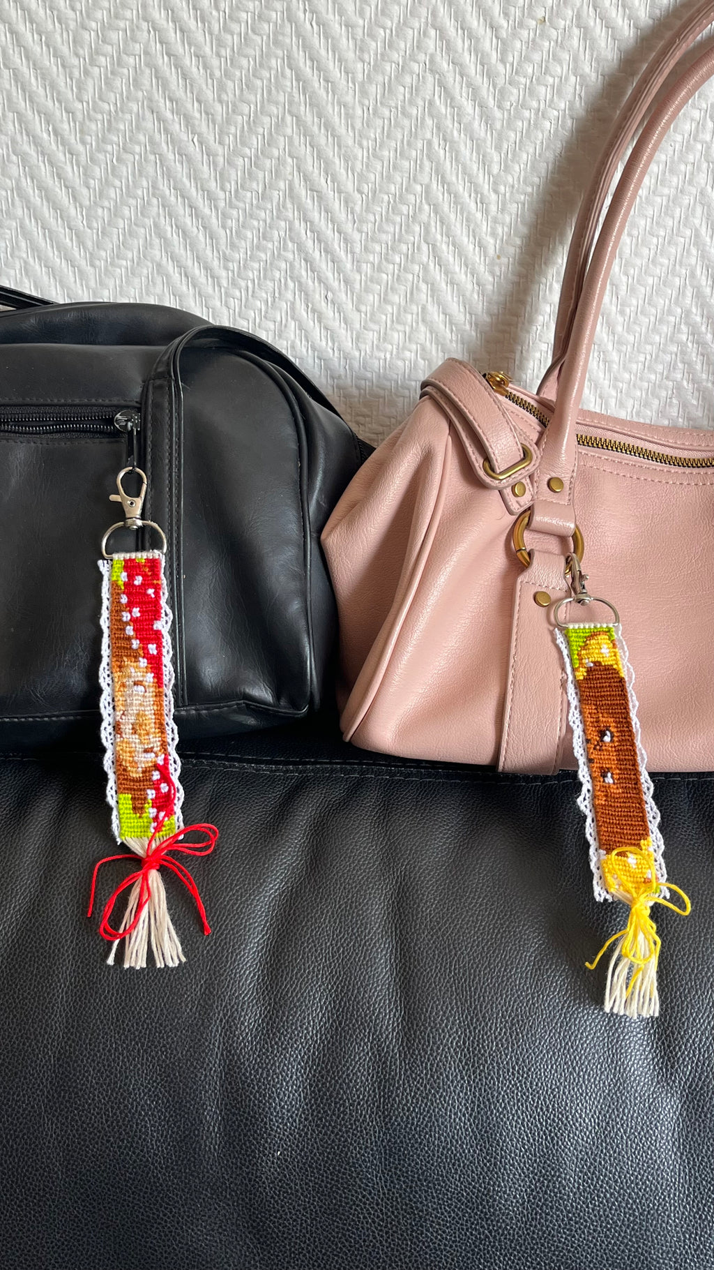 Porte clés Charlotte aux fraises